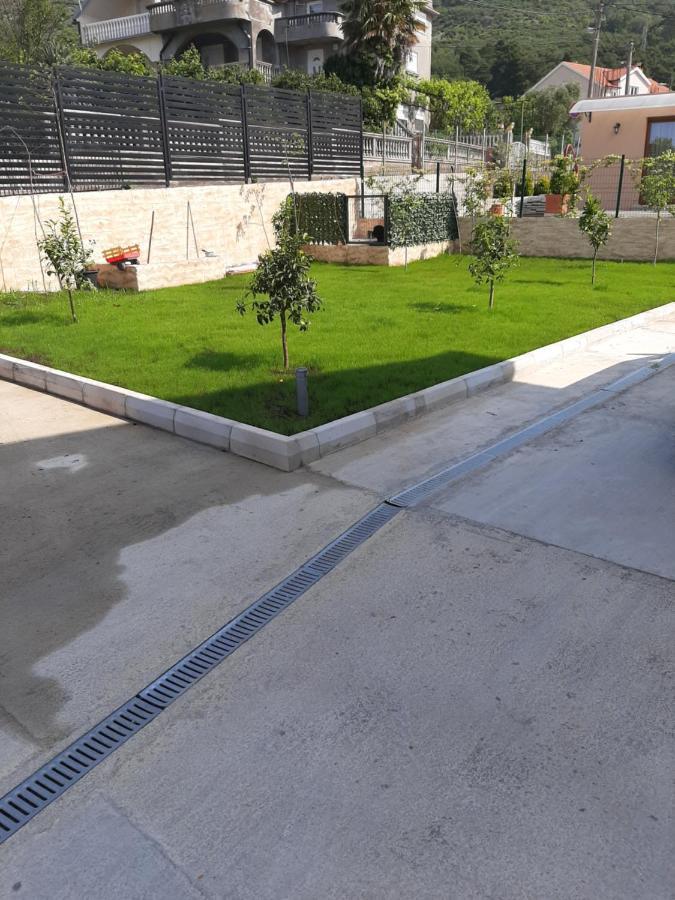 Villa With Pool & Garden Apartment 1 Ognjen تيفات المظهر الخارجي الصورة